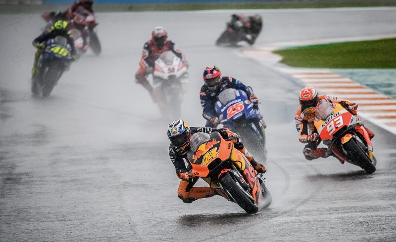 ¡JORNADA HISTÓRICA EN VALENCIA! ESPARGARÓ SUBE AL PODIO DE MOTOG Y OLIVEIRA ONCU SE IMPONEN EN MOTO2 Y MOTO3 RESPECTIVAMENTE